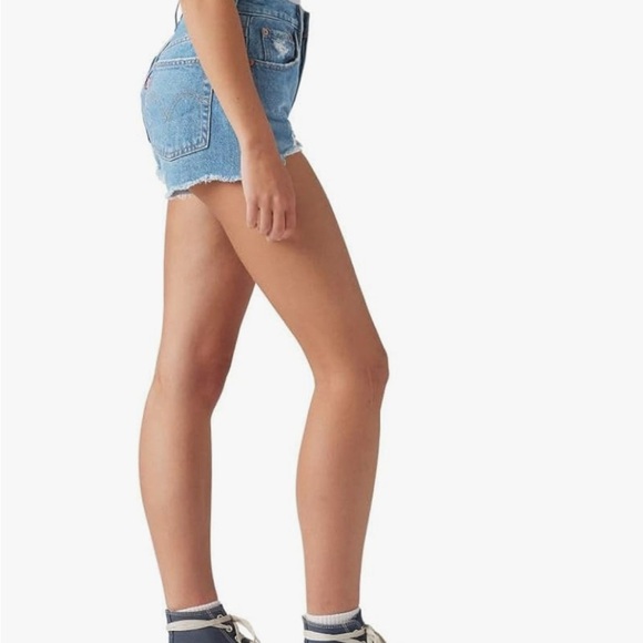 Levi's Women's Premium 501 Original Shorts - Picture 2 of 6